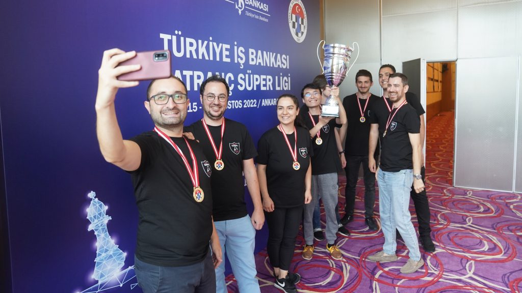 Süper Ligin Şampiyonu Göktürk Satranç Kulübü